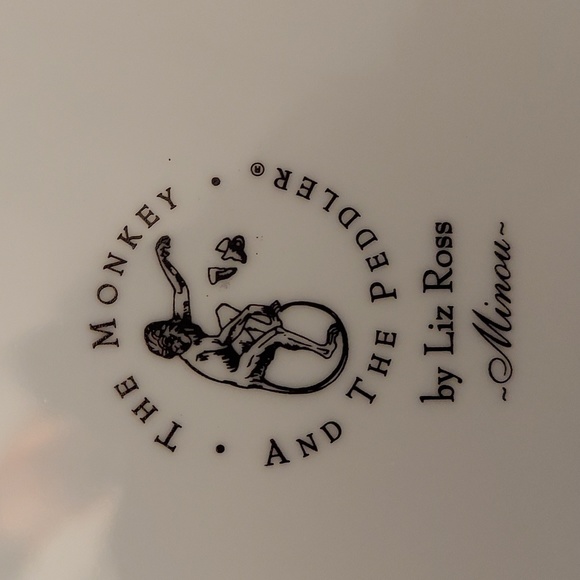 THE MONKEY AND THE PEDDLER | LIZ ROSS | MINOU | CERAMIC DOG FOOD DISH - Picture 3 of 6